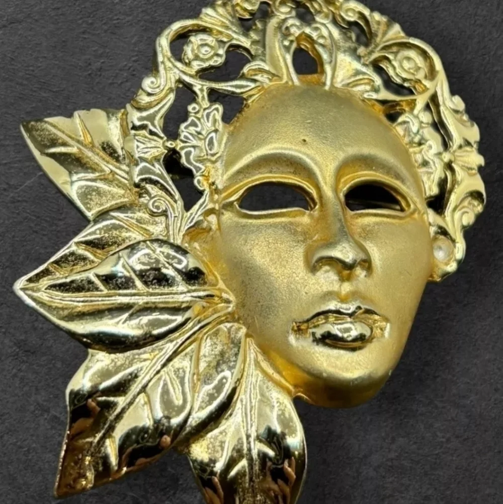 Vintage Gold Tone Womans Face Mask With Leaves Brooch